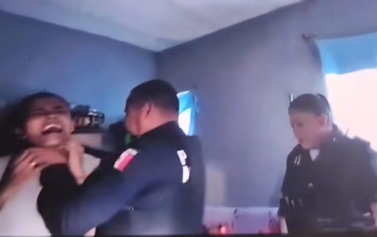 Cesan a Director Operativo de Policía de León por golpear a mujer