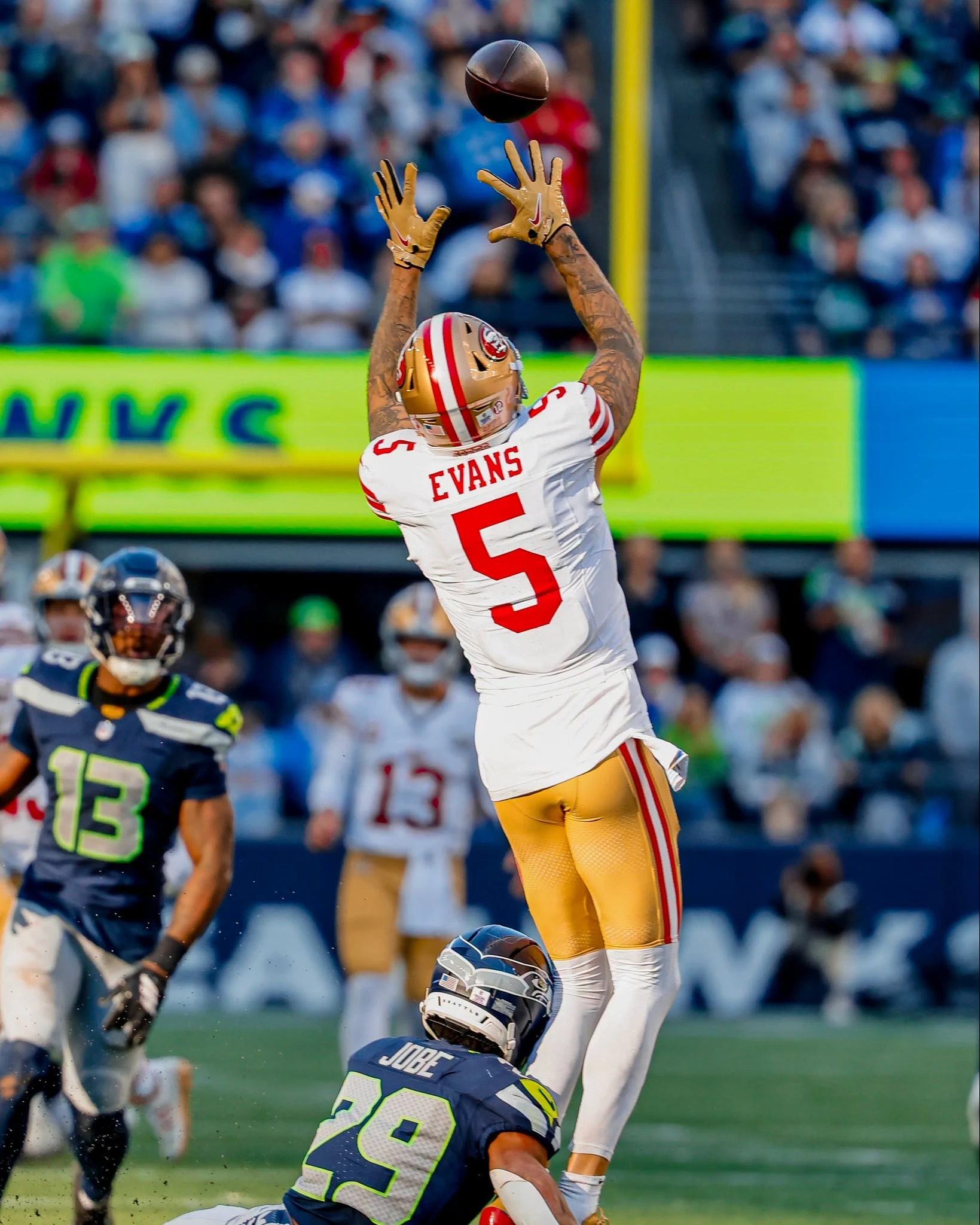 Se imponen 49ers en Seattle