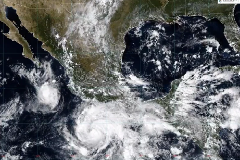 'Trudy' se intensifica a huracán categoría 2 frente a Acapulco