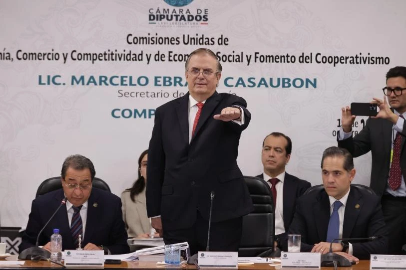 Marcelo Ebrard defiende Ley Antimemes 