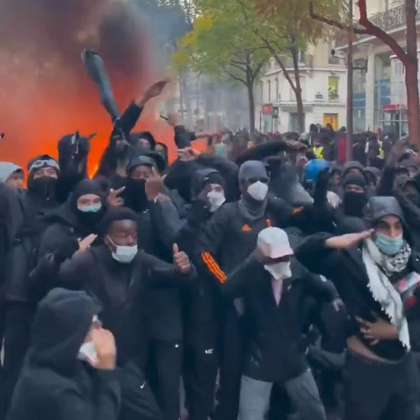 Cunde vandalismo en Francia