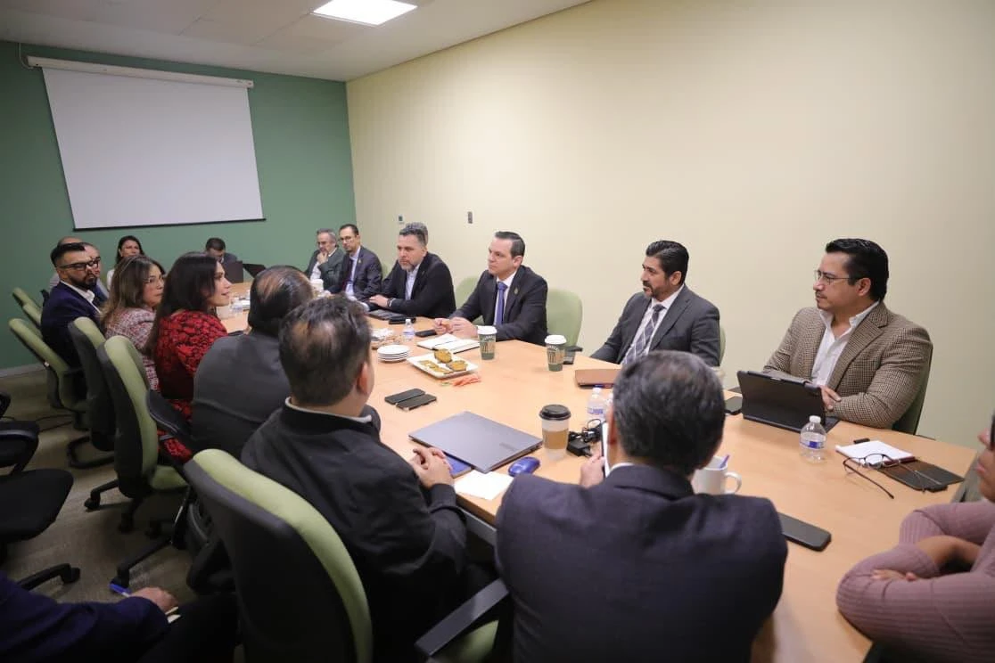 Se queda León sin obra vial por pleito político