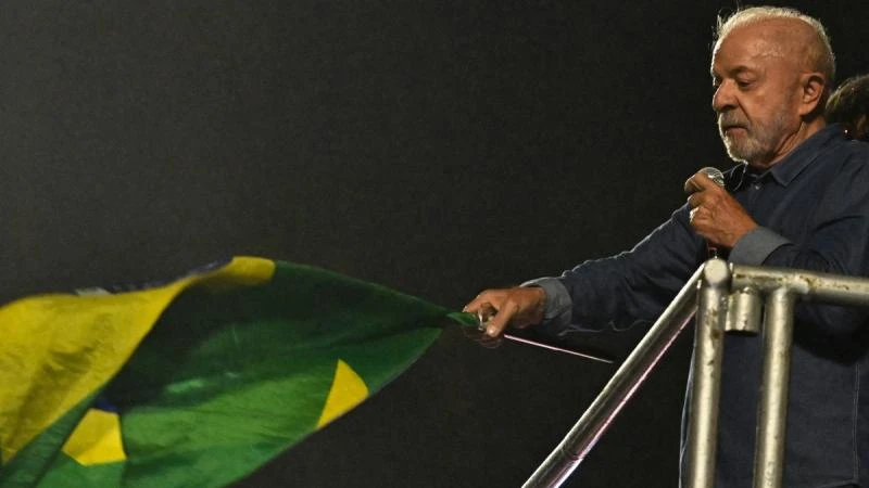 Economía brasileña se desploma ante la victoria de Lula