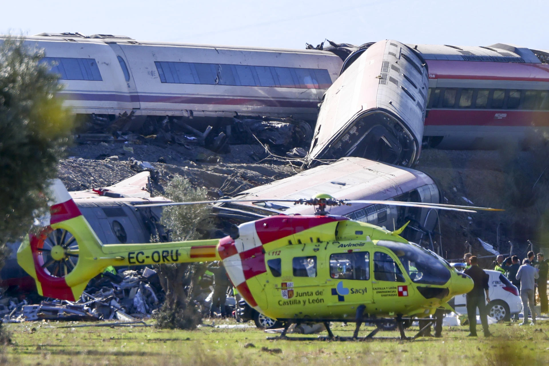 Choque de trenes en España deja 68 muertos