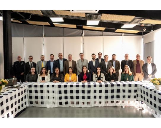 IP se reúne con Alcaldesa de León