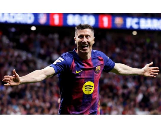 De última, el Barça arrebata la victoria al Atleti