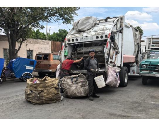 Votan y fincan esperanzas en que termine la corrupción